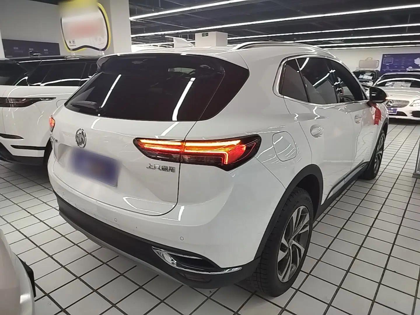 Buick Envision 2020 Encore S 652T Two-Wheel Drive Luxury Model — миниатюра 6