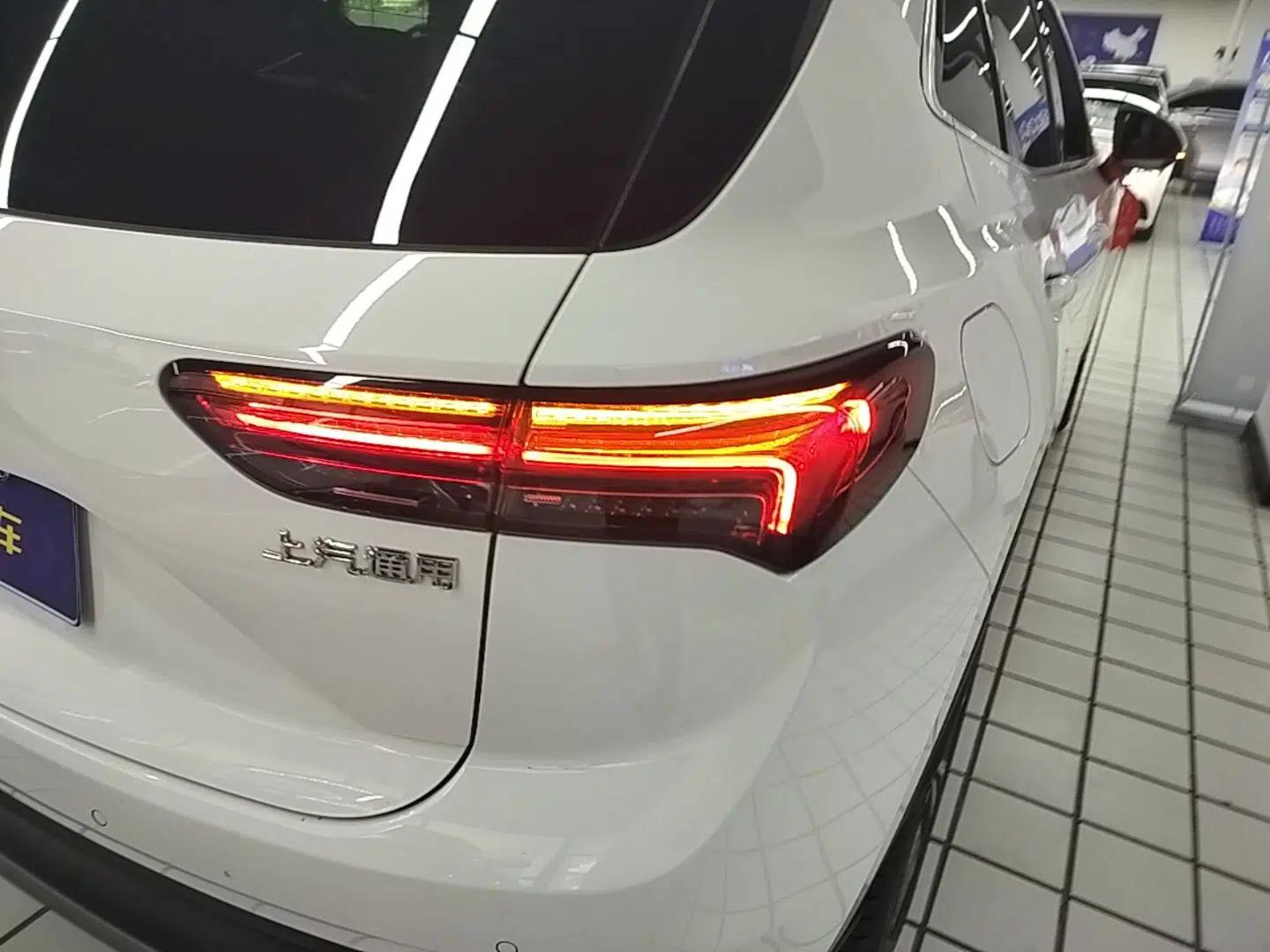 Buick Envision 2020 Encore S 652T Two-Wheel Drive Luxury Model — миниатюра 7