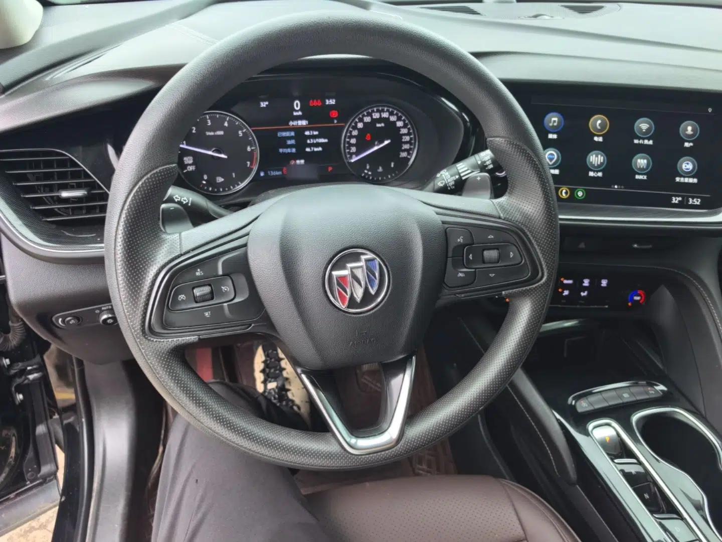 Buick Envision 2022 Encore S 552T Two-Wheel Drive Elite Model — миниатюра 13