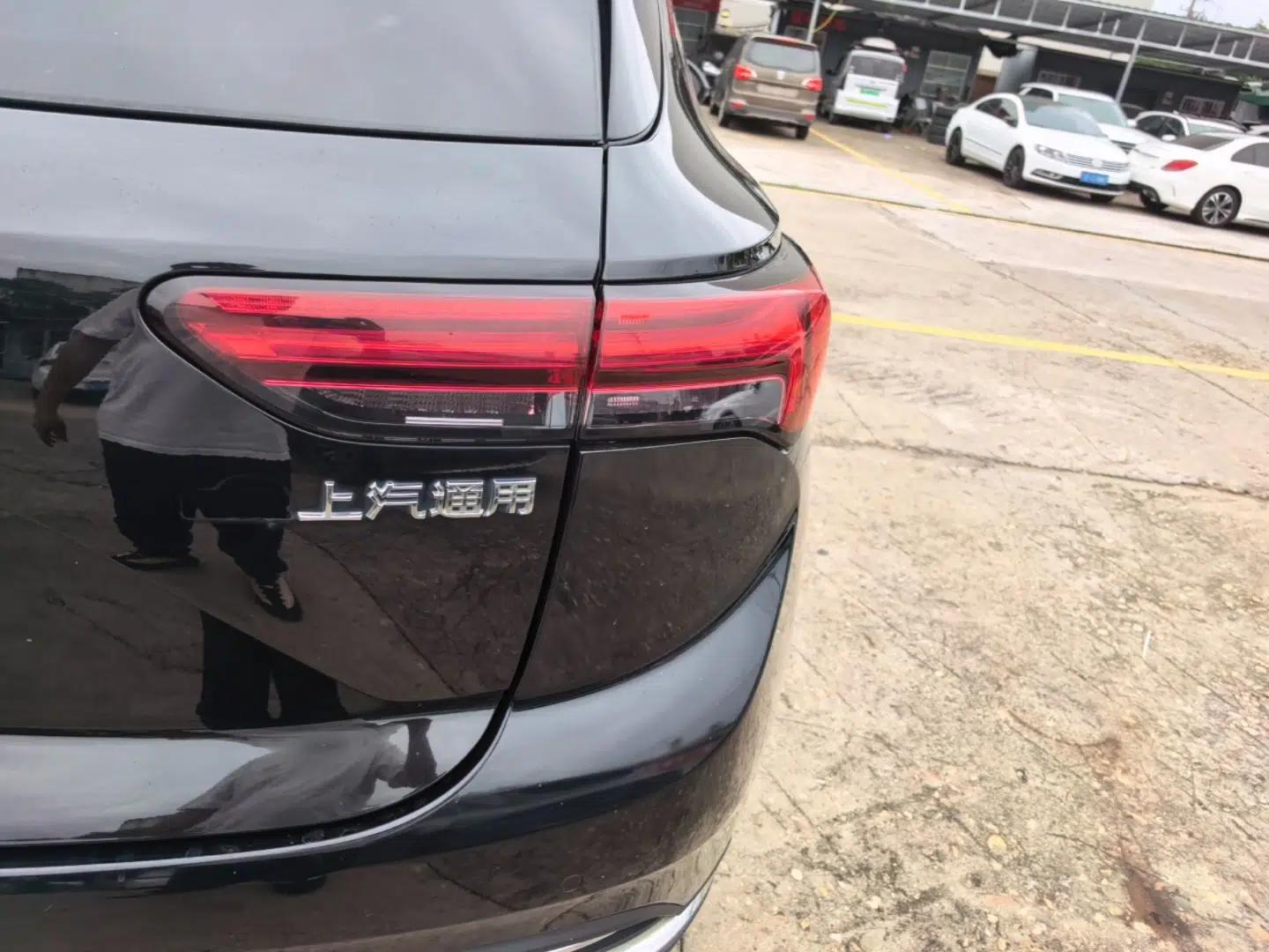 Buick Envision 2022 Encore S 552T Two-Wheel Drive Elite Model — миниатюра 7