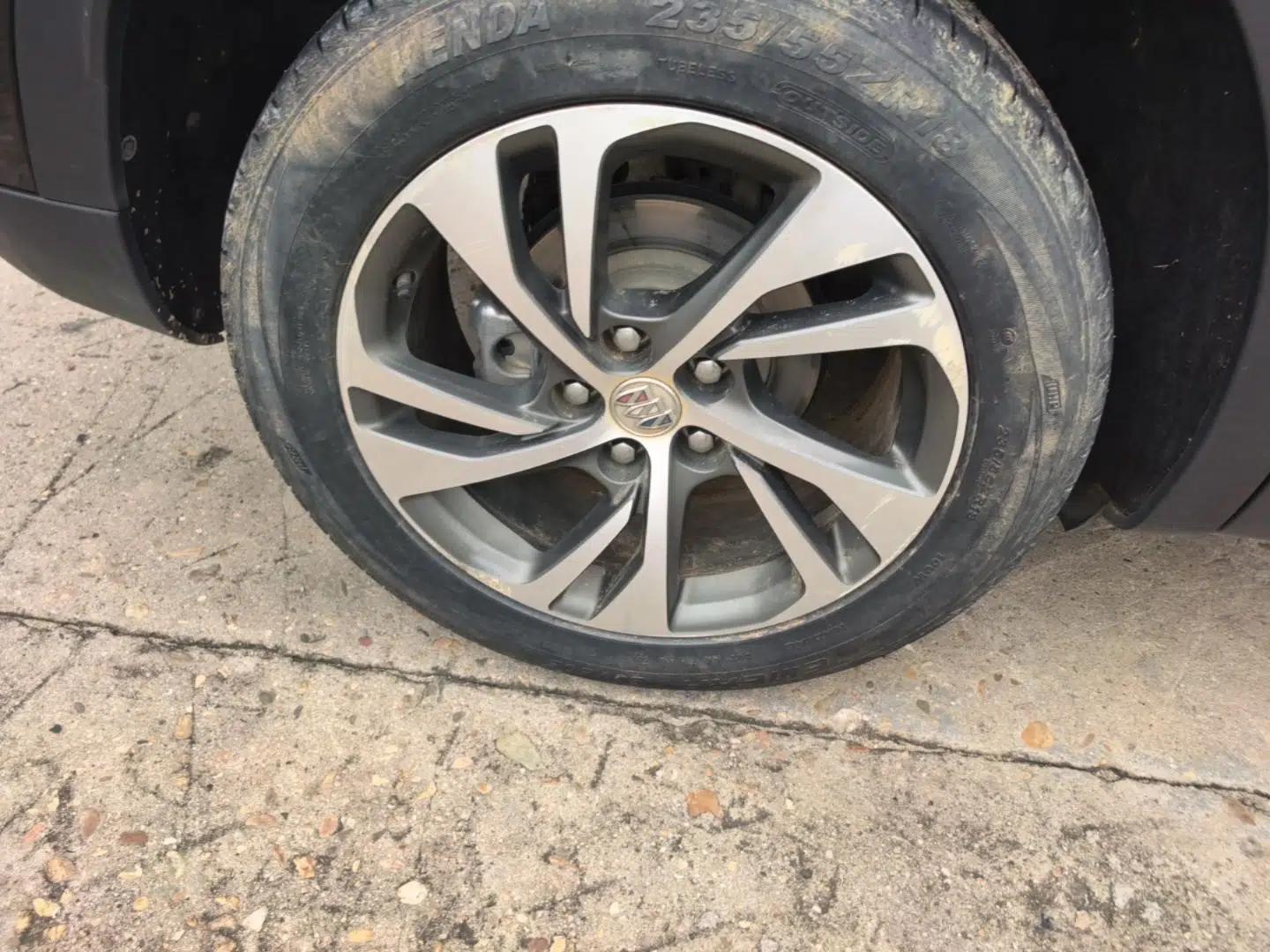 Buick Envision 2022 Encore S 552T Two-Wheel Drive Elite Model — миниатюра 10