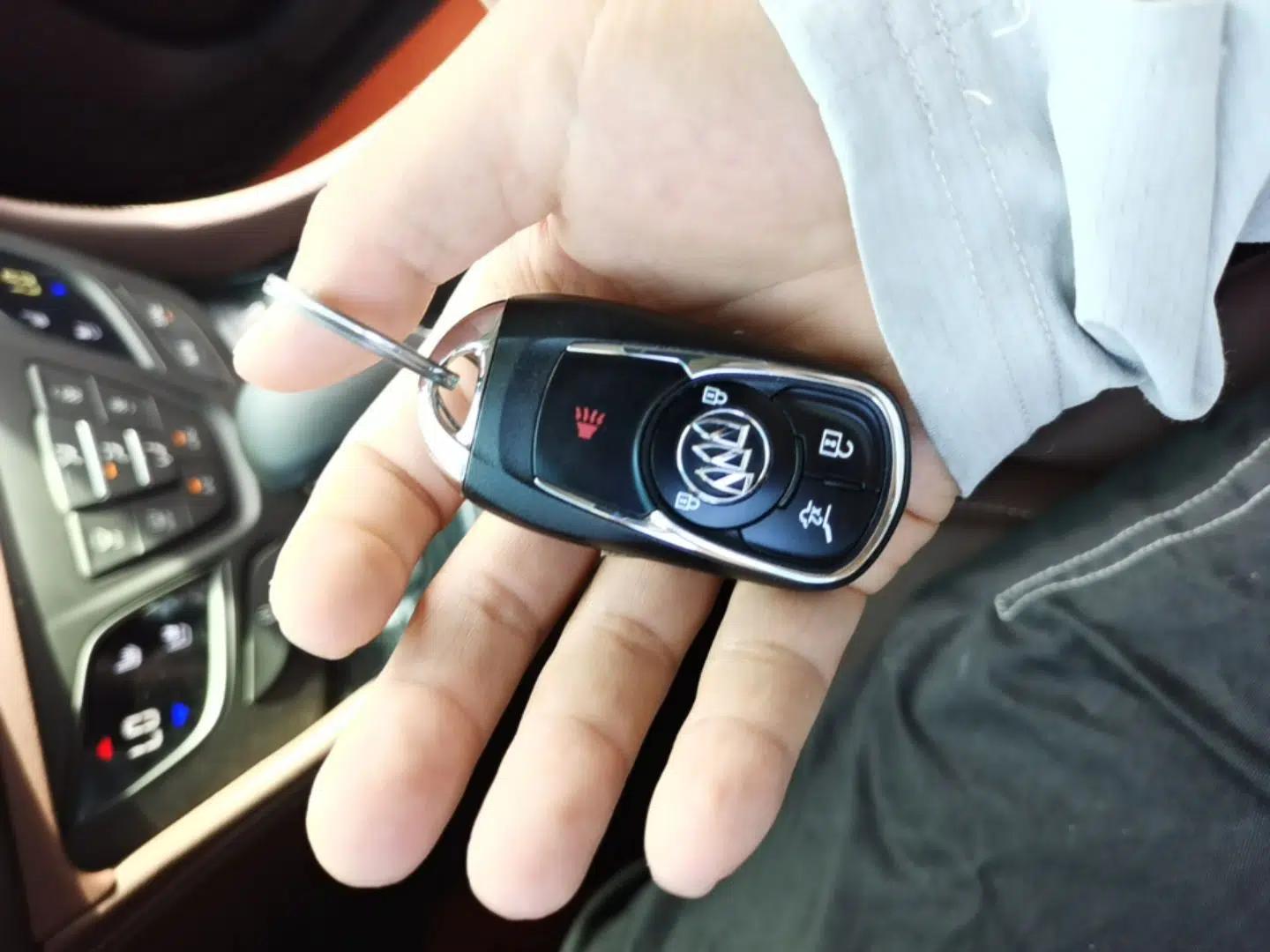 Buick Envision 2019 28T 4x4 Luxury Model China VI Standard — миниатюра 22