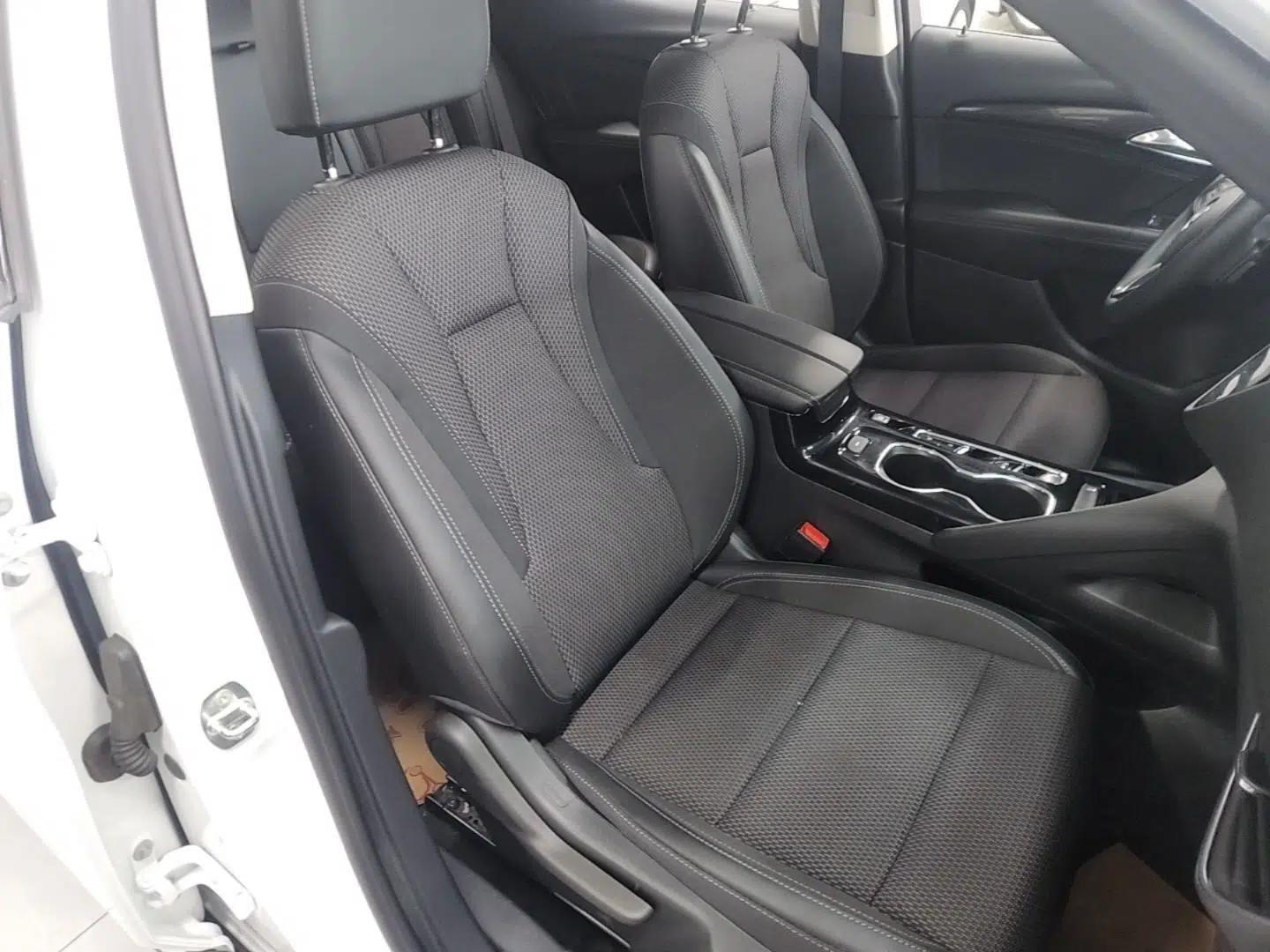 Buick Envision 2022 Encore S 552T Two-Wheel Drive Elite Model — миниатюра 23