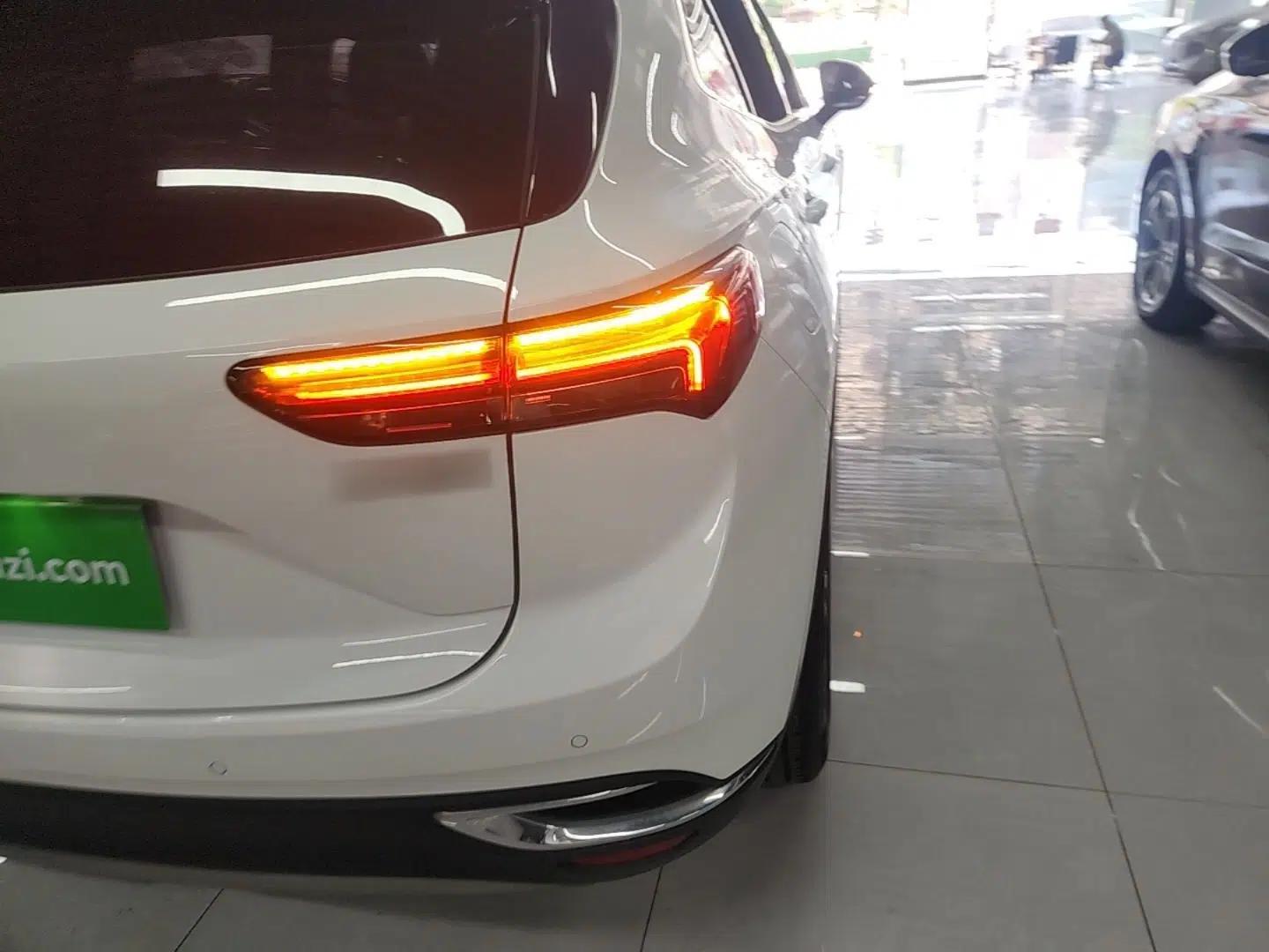 Buick Envision 2022 Encore S 552T Two-Wheel Drive Elite Model — миниатюра 7