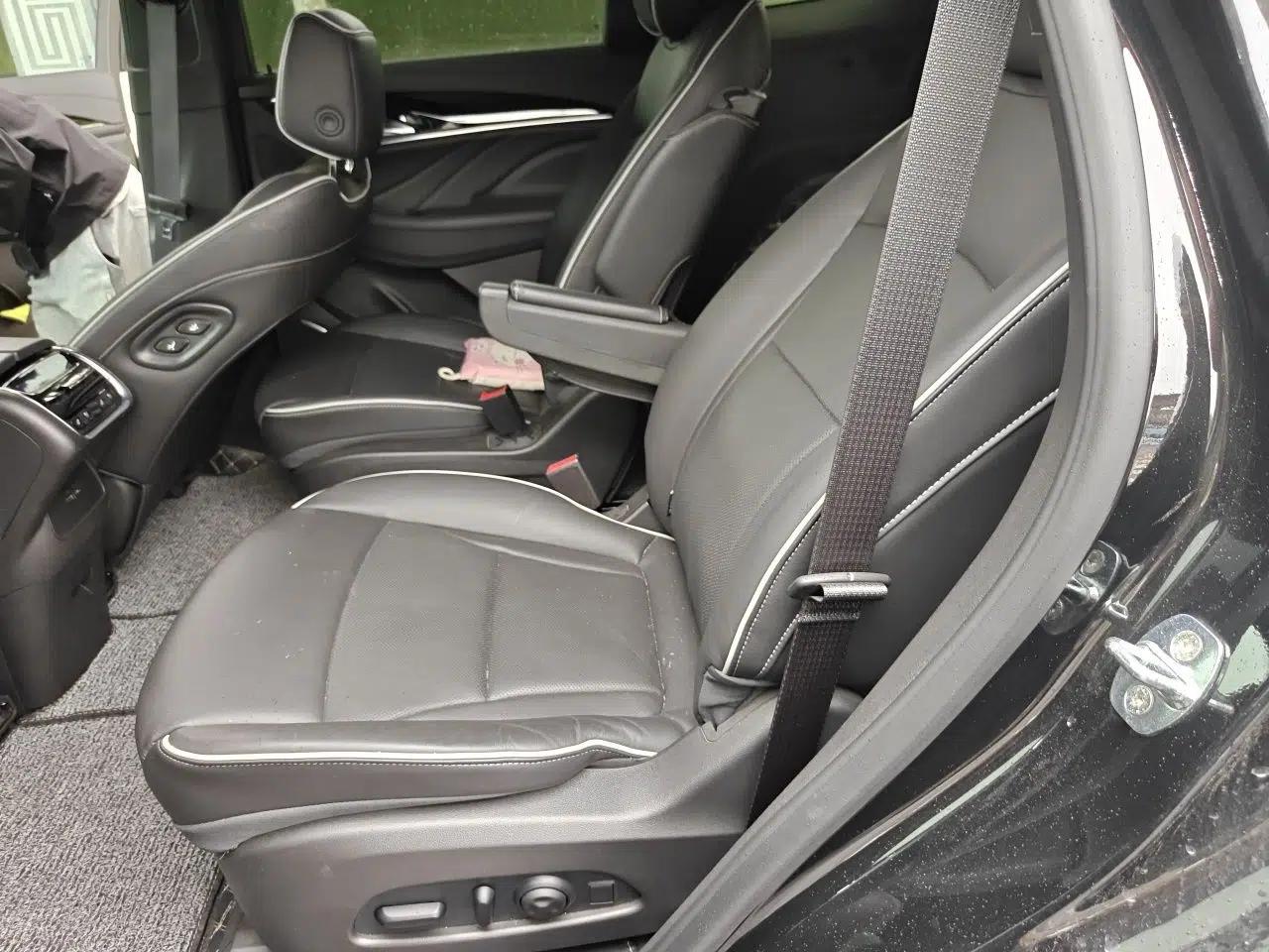 Buick Enclave 2022 652T 4x4 Prestige Flagship 6-Seater — миниатюра 18