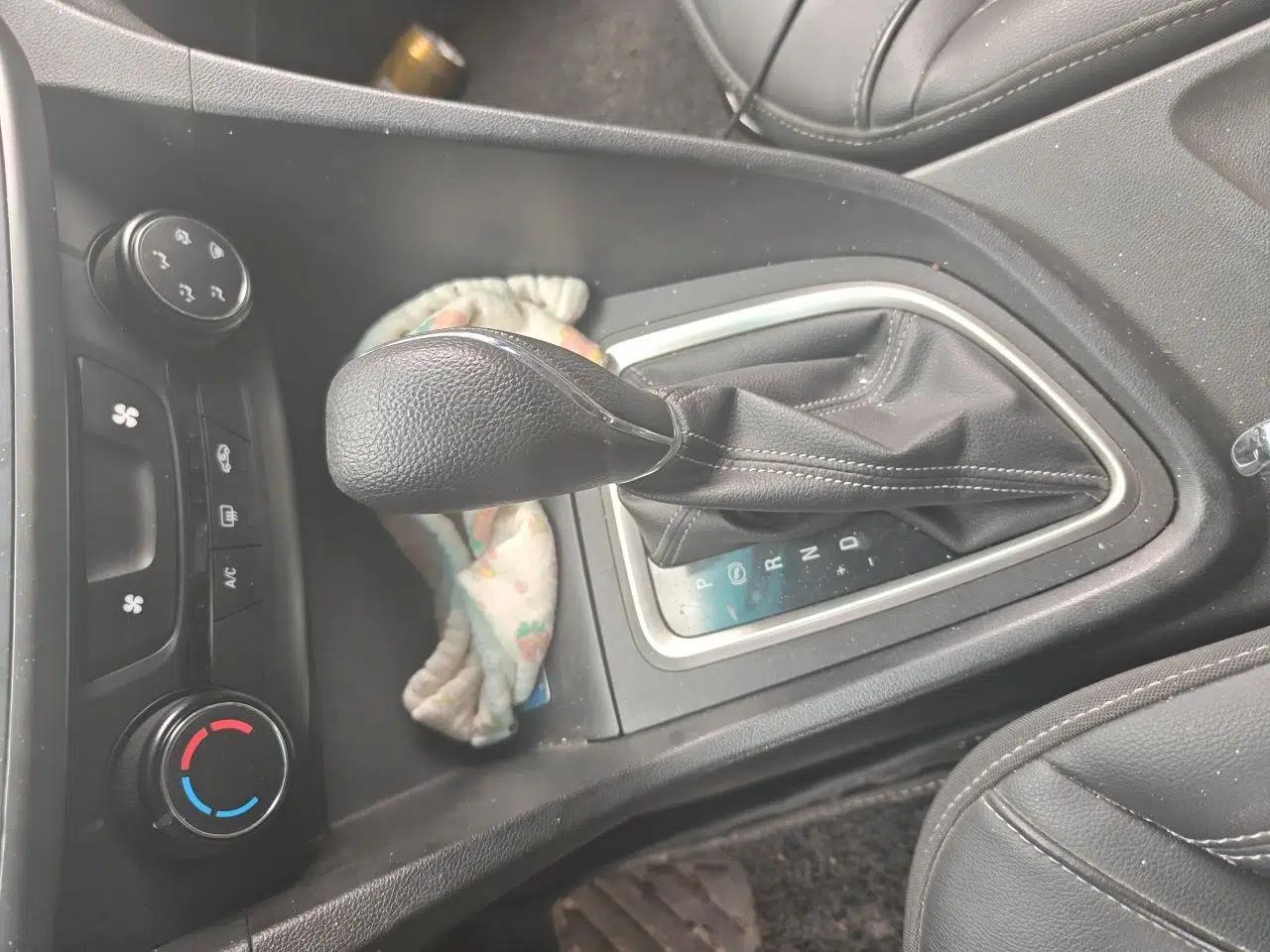 Buick Excelle GX 2018 18T Automatic Elite Model — миниатюра 15