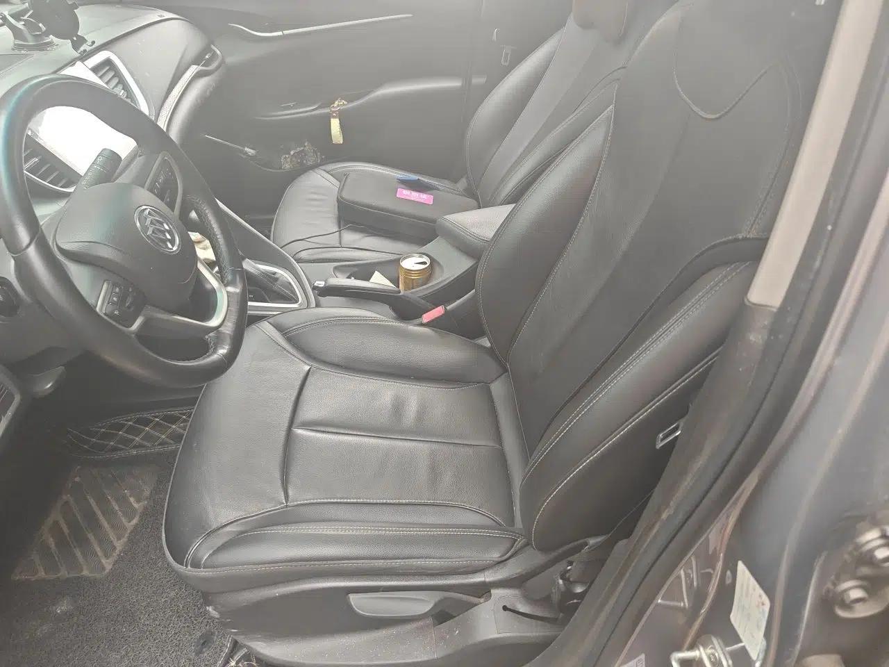 Buick Excelle GX 2018 18T Automatic Elite Model — миниатюра 16