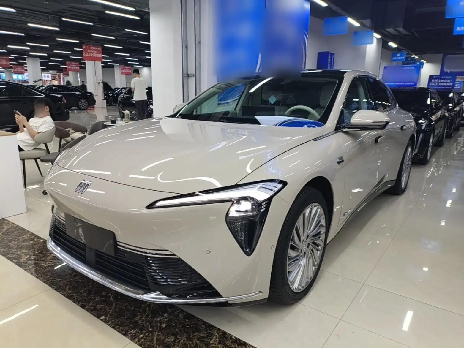 Buick L7 2025 Model Aivia — миниатюра 1