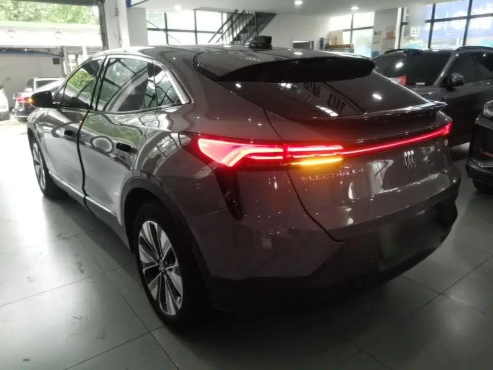 Buick E4 2023 Deluxe Edition — миниатюра 4