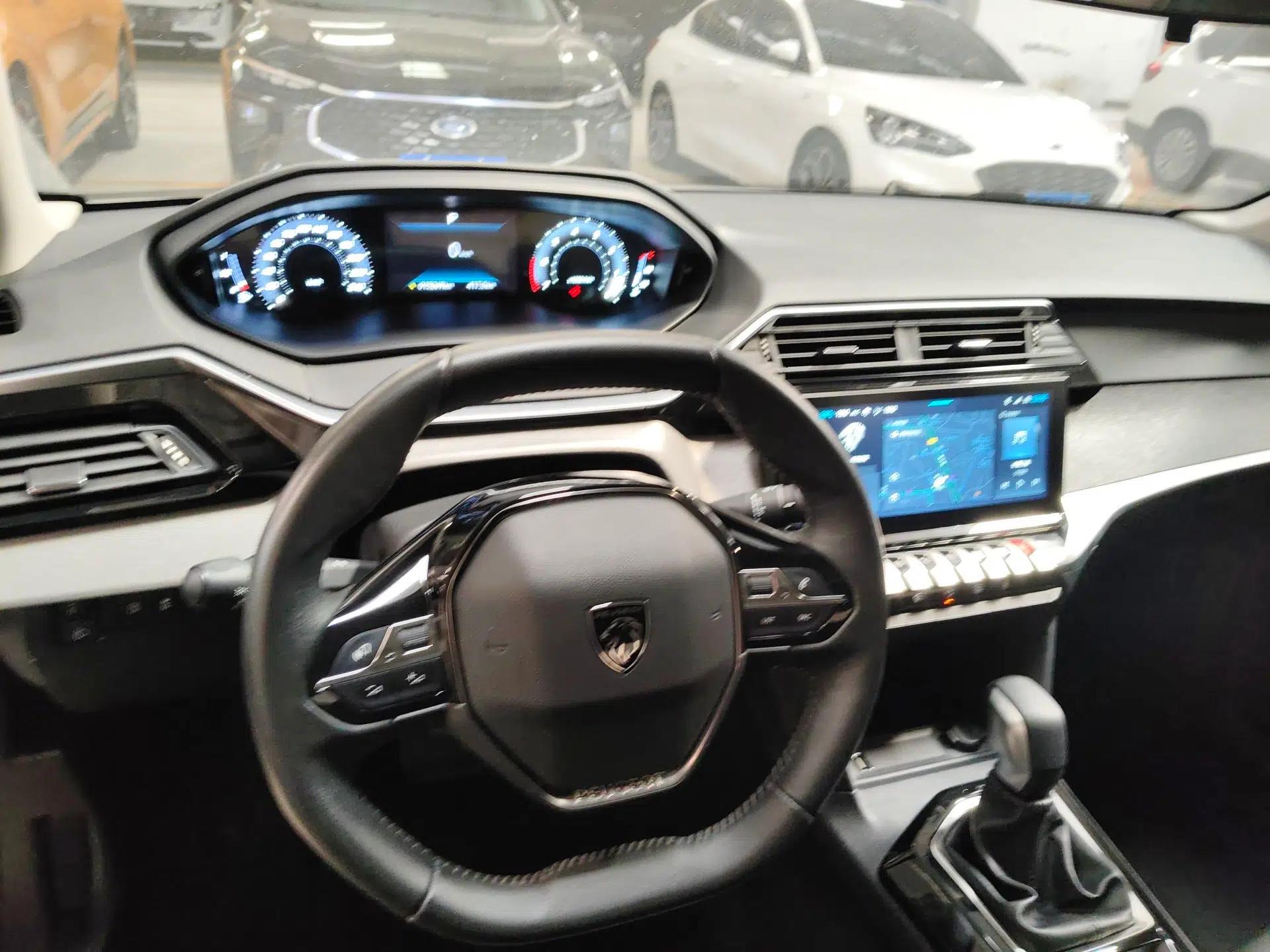Peugeot 408 2022 1.6T Light-Chasing Edition — миниатюра 13