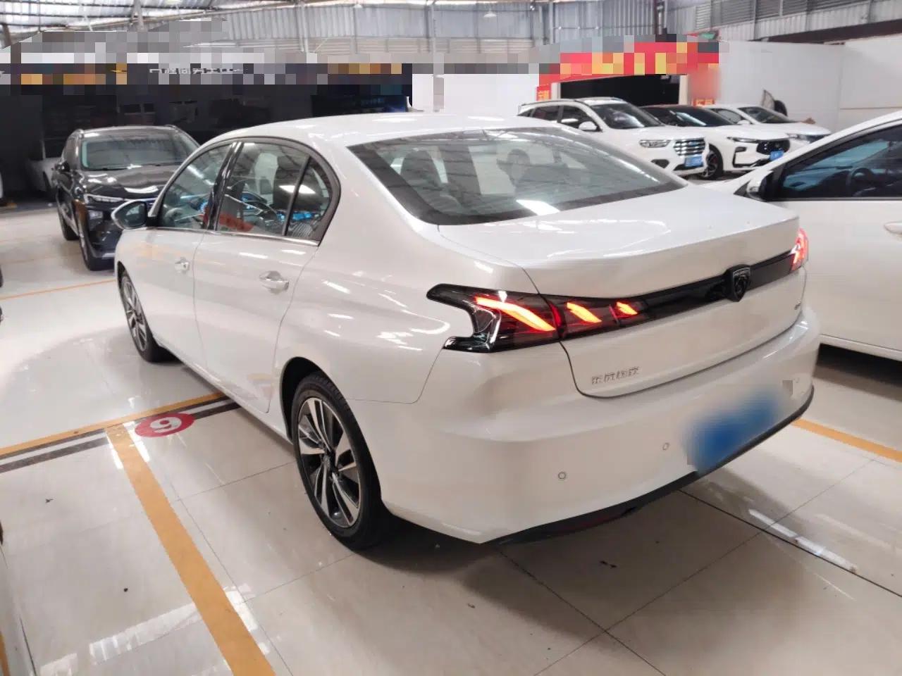Peugeot 408 2022 1.6T Light-Chasing Edition — миниатюра 6