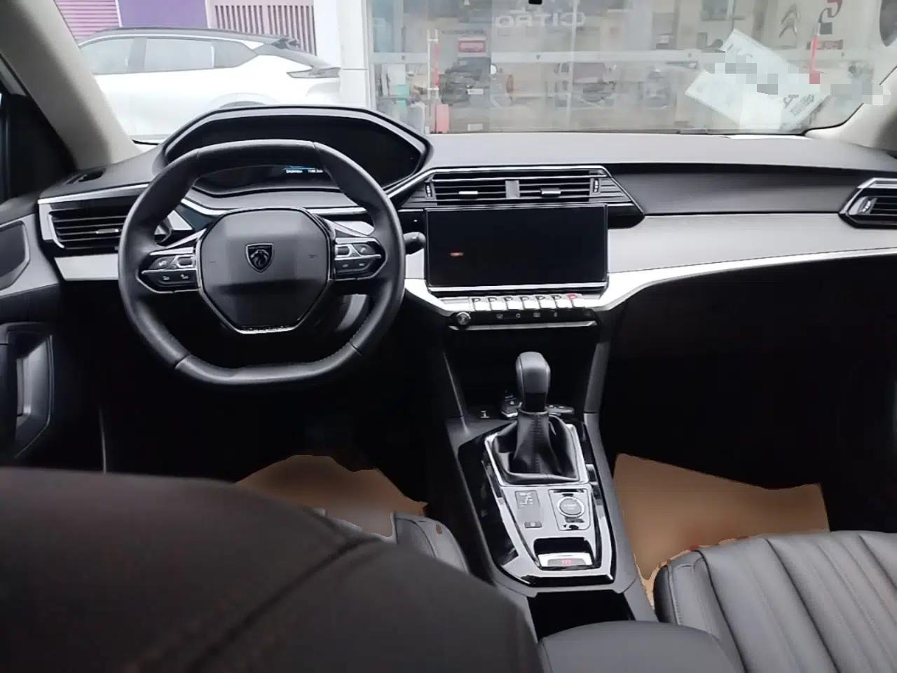 Peugeot 408 2022 1.6T Light-Chasing Edition — миниатюра 13