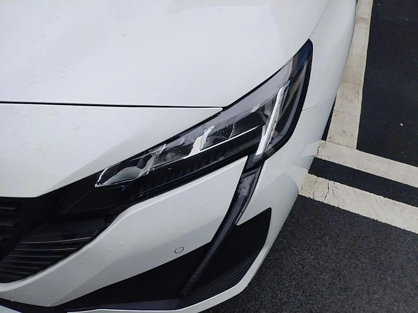 Peugeot 408 2022 1.6T Light-Chasing Edition — миниатюра 9
