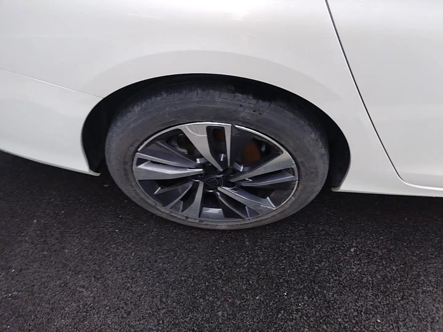 Peugeot 408 2022 1.6T Light-Chasing Edition — миниатюра 10