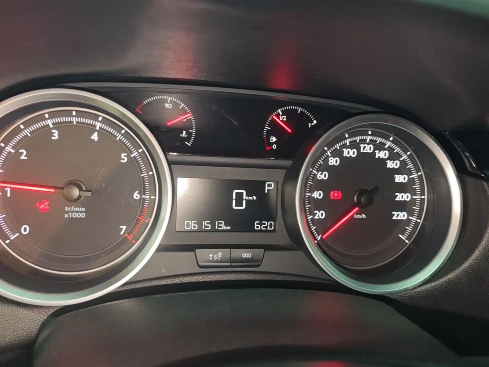 Peugeot 408 2019 360THP Automatic Luxury Edition China VI Standard — миниатюра 15