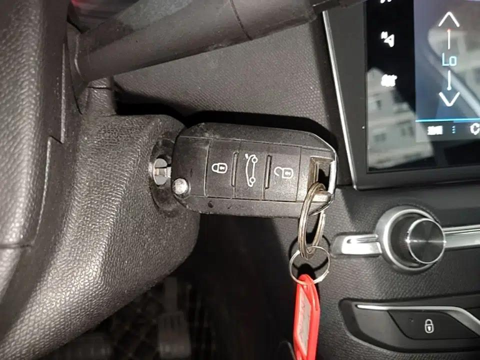 Peugeot 408 2020 360THP 10th Anniversary Premium Edition — миниатюра 12