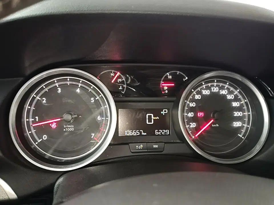 Peugeot 408 2020 360THP 10th Anniversary Premium Edition — миниатюра 15