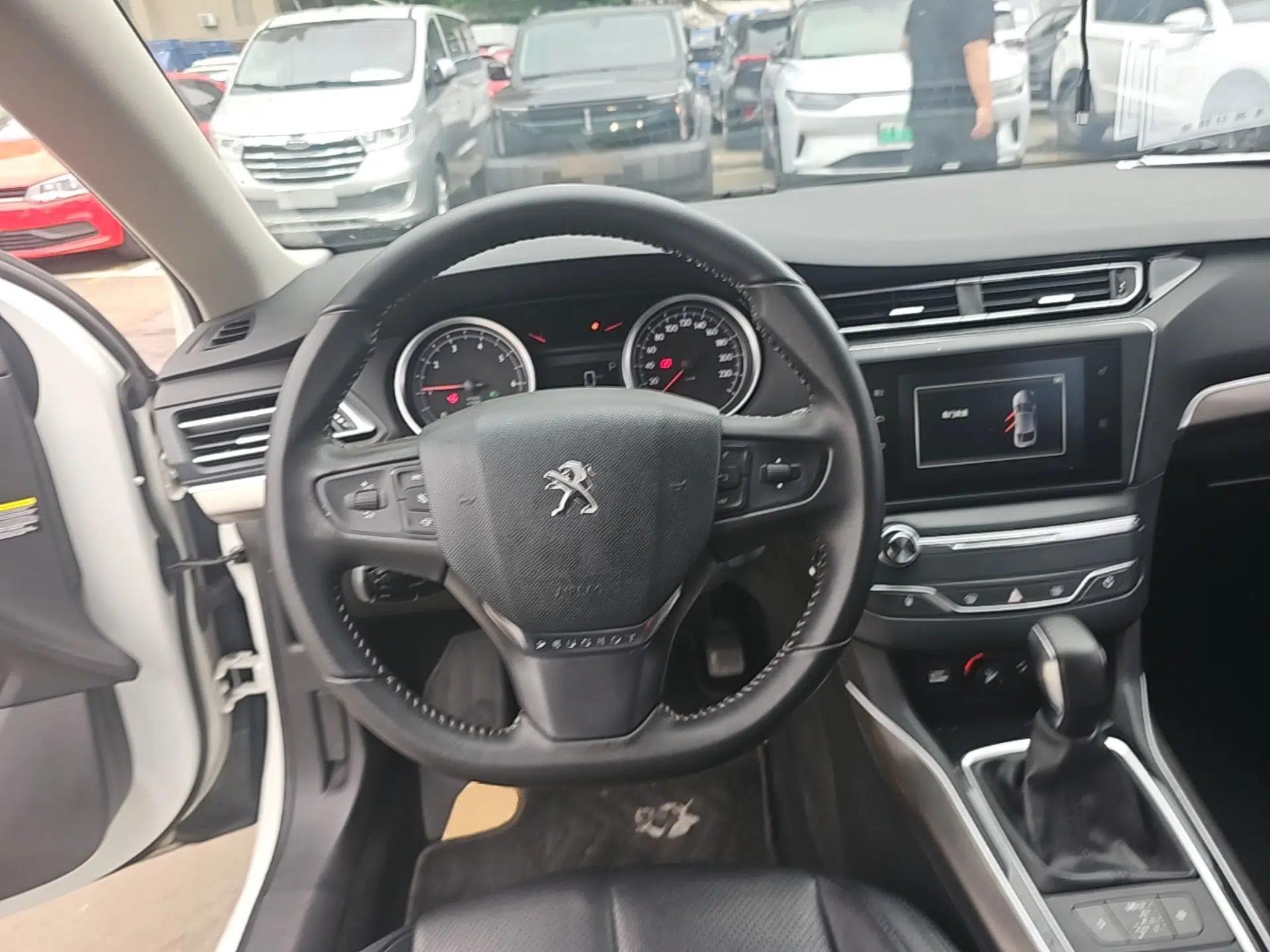 Peugeot 408 2015 1.2T Automatic Luxury Edition — миниатюра 14