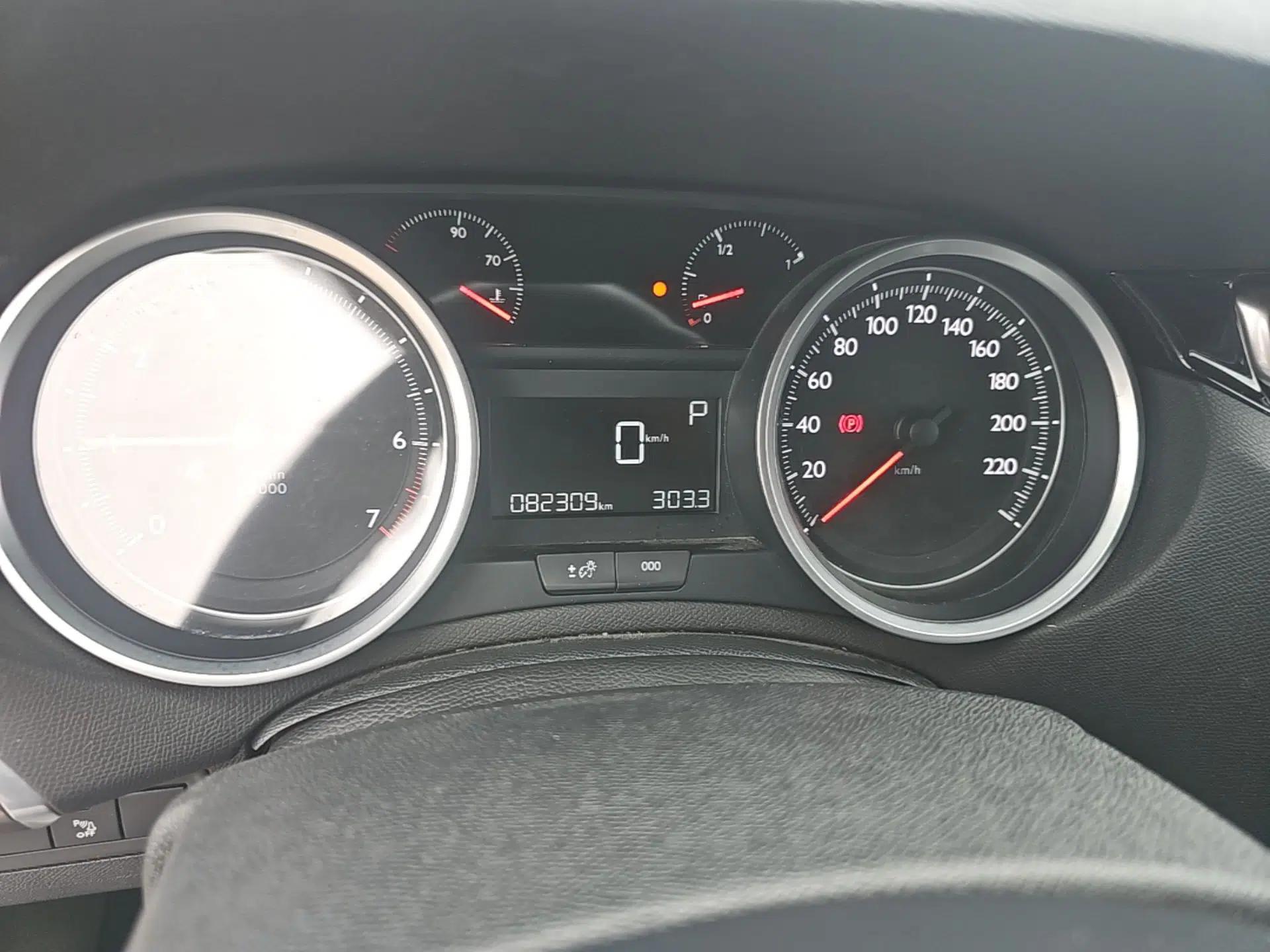 Peugeot 408 2015 1.2T Automatic Luxury Edition — миниатюра 15