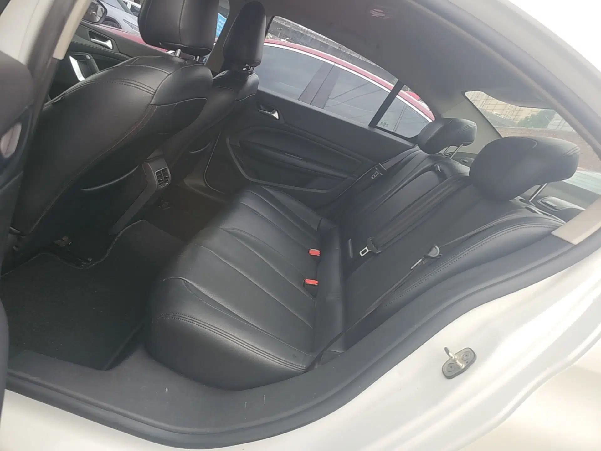 Peugeot 408 2015 1.2T Automatic Luxury Edition — миниатюра 20