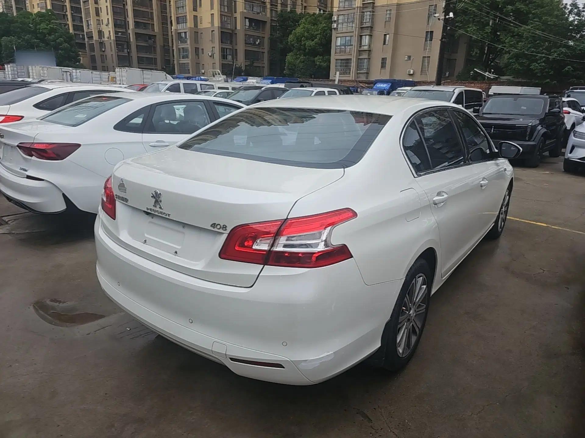 Peugeot 408 2015 1.2T Automatic Luxury Edition — миниатюра 6