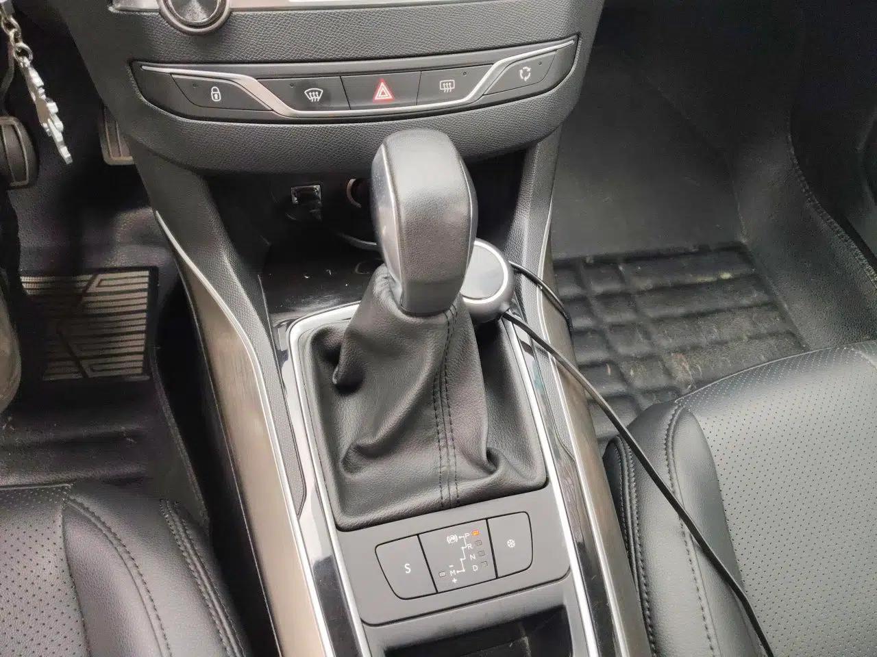 Peugeot 408 2014 1.8L Automatic Luxury Edition — миниатюра 15