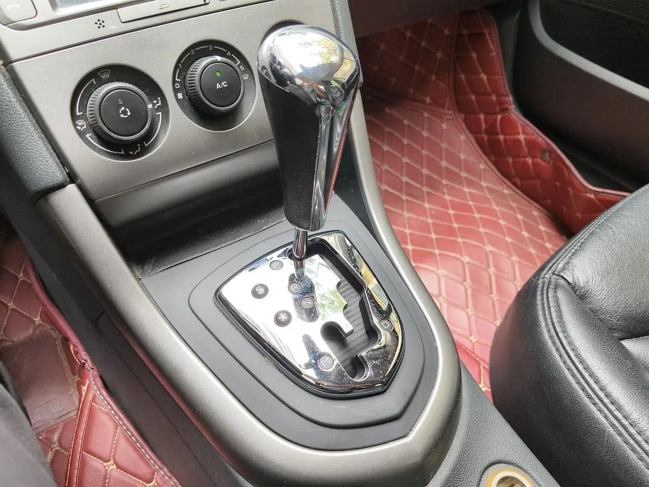 Peugeot 408 2011 2.0L Automatic Comfort Edition — миниатюра 15