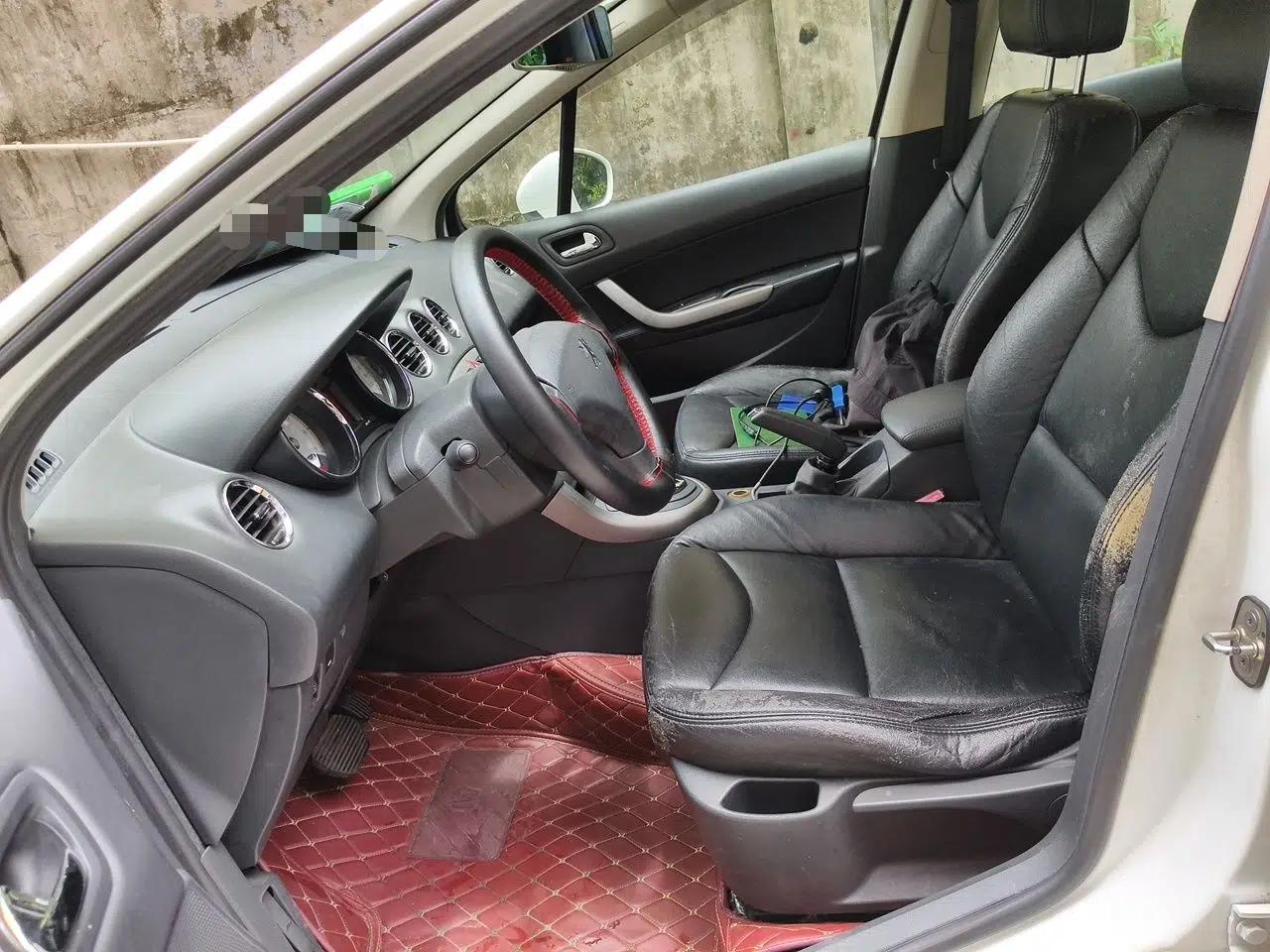 Peugeot 408 2011 2.0L Automatic Comfort Edition — миниатюра 16