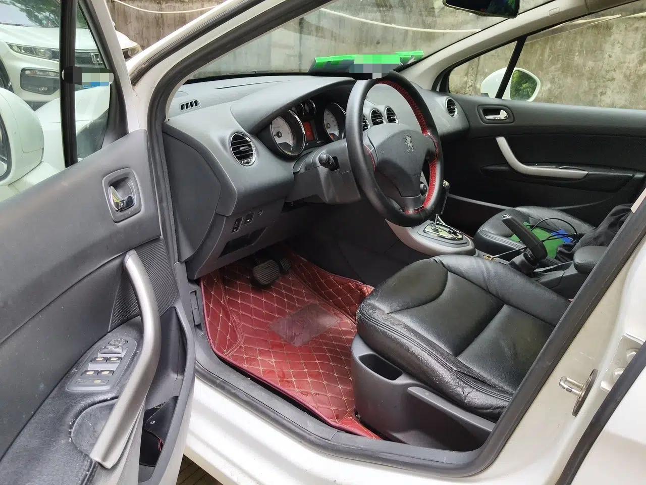 Peugeot 408 2011 2.0L Automatic Comfort Edition — миниатюра 17