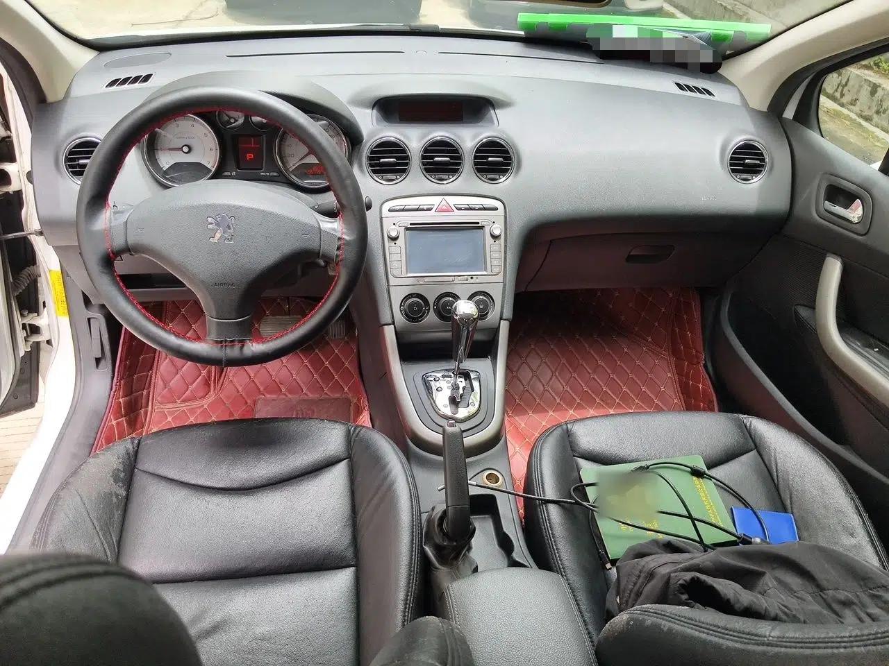 Peugeot 408 2011 2.0L Automatic Comfort Edition — миниатюра 10