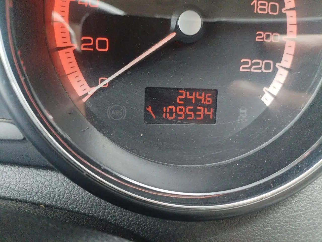 Peugeot 408 2011 2.0L Automatic Comfort Edition — миниатюра 13