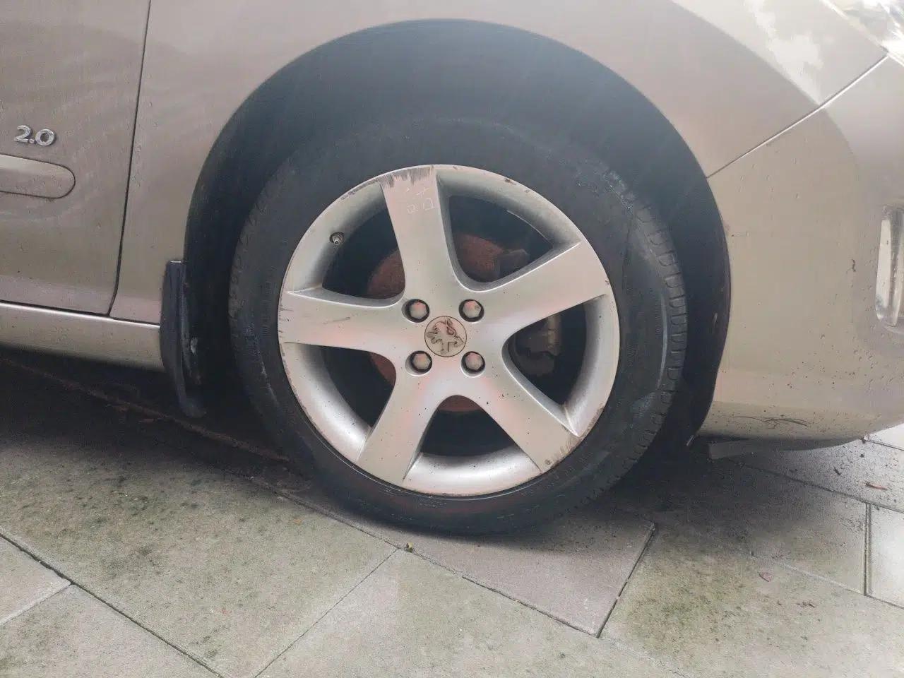 Peugeot 408 2011 2.0L Automatic Comfort Edition — миниатюра 8