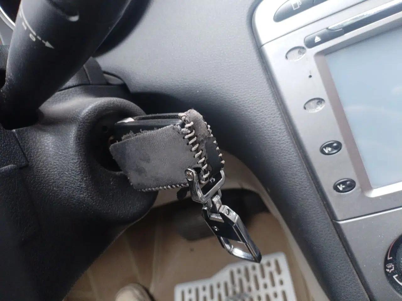 Peugeot 408 2011 2.0L Automatic Comfort Edition — миниатюра 9