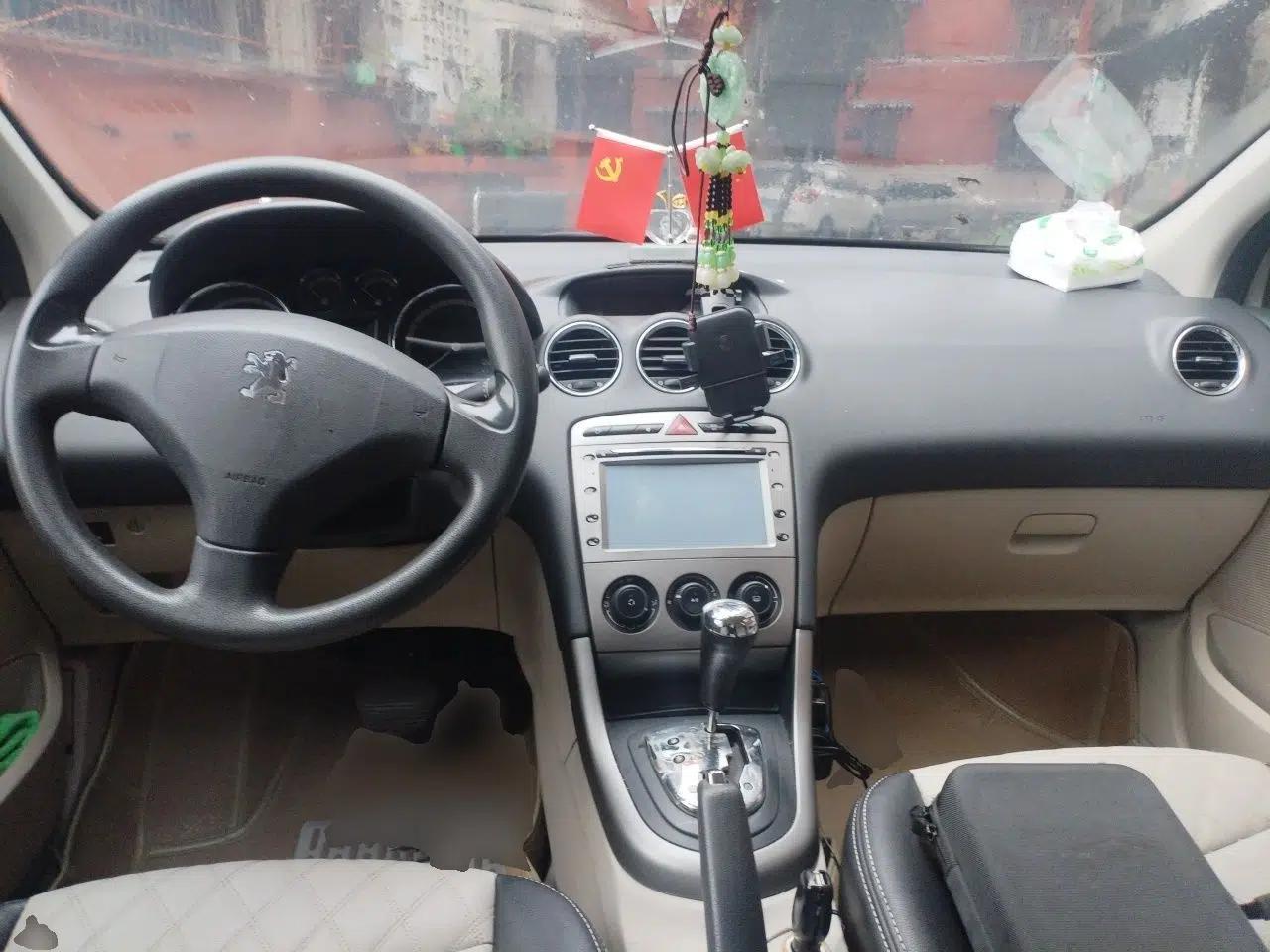Peugeot 408 2011 2.0L Automatic Comfort Edition — миниатюра 10
