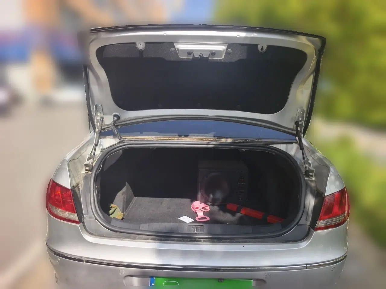 Peugeot 408 2010 2.0L Automatic Comfort Edition — миниатюра 20