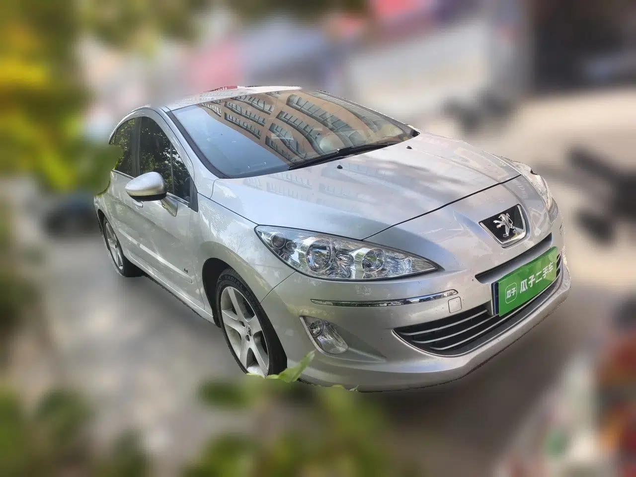 Peugeot 408 2010 2.0L Automatic Comfort Edition — миниатюра 3