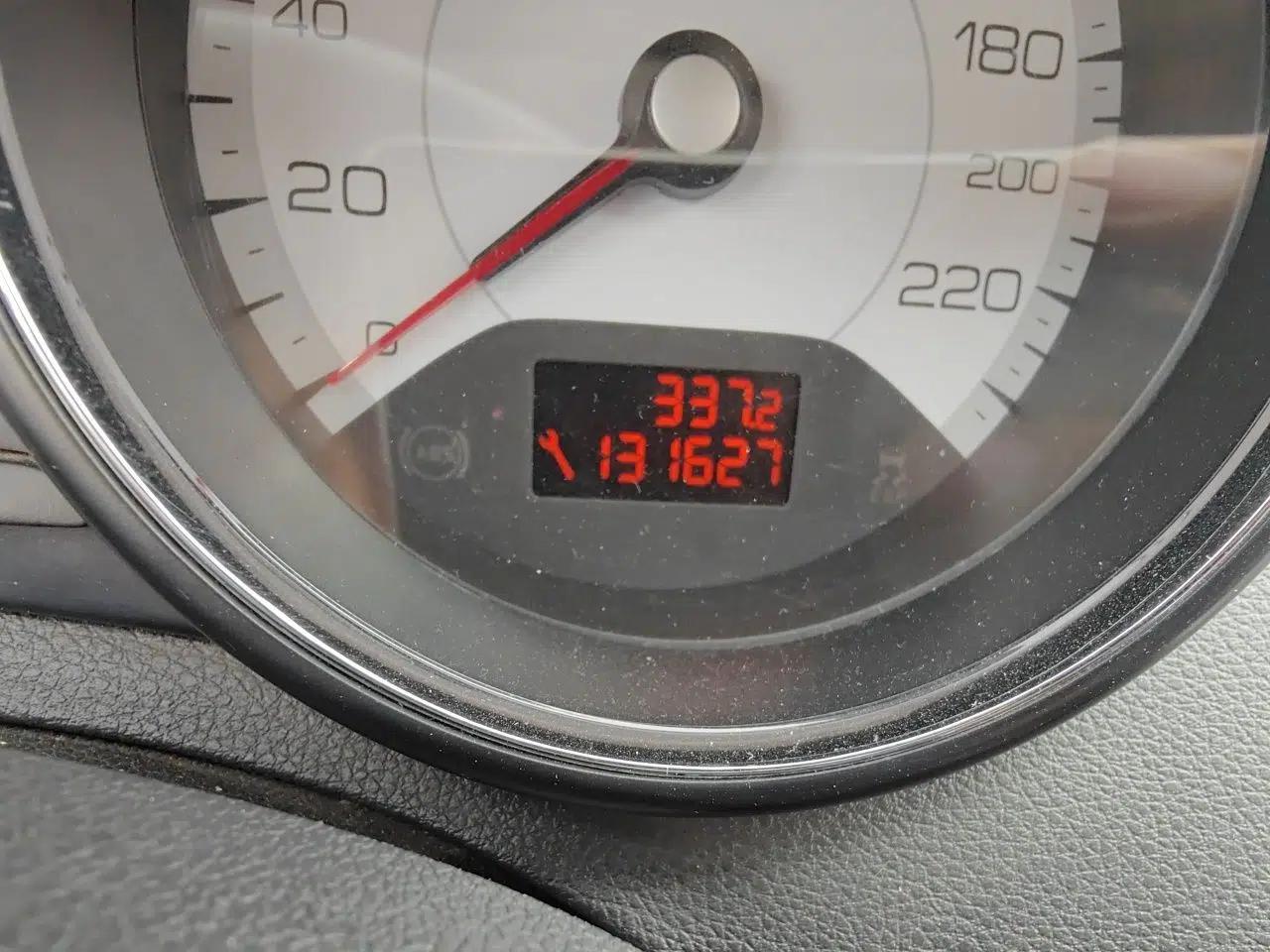 Peugeot 408 2011 2.0L Manual Comfort Edition — миниатюра 13