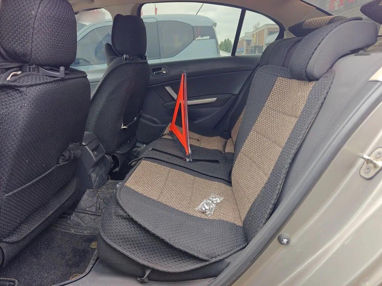 Peugeot 408 2011 2.0L Manual Comfort Edition — миниатюра 18