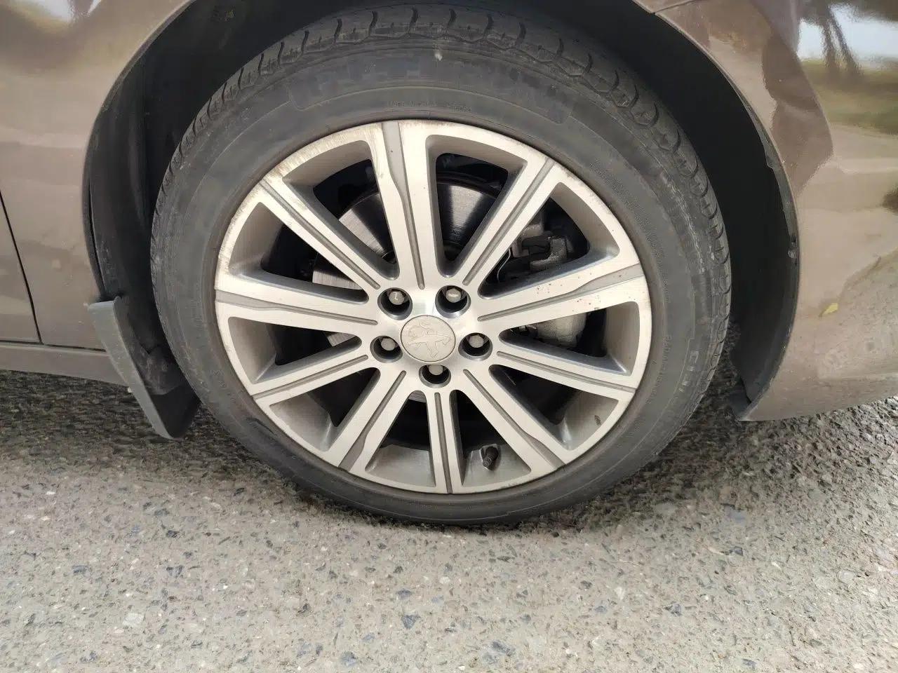 Peugeot 408 2014 1.6T Automatic Prestige Edition — миниатюра 8