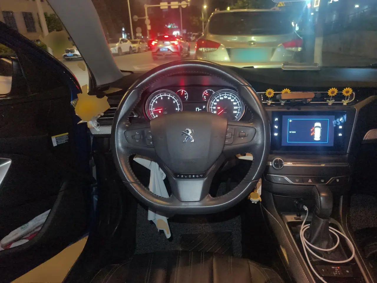 Peugeot 408 2019 360THP Automatic Luxury Edition China VI Standard — миниатюра 11
