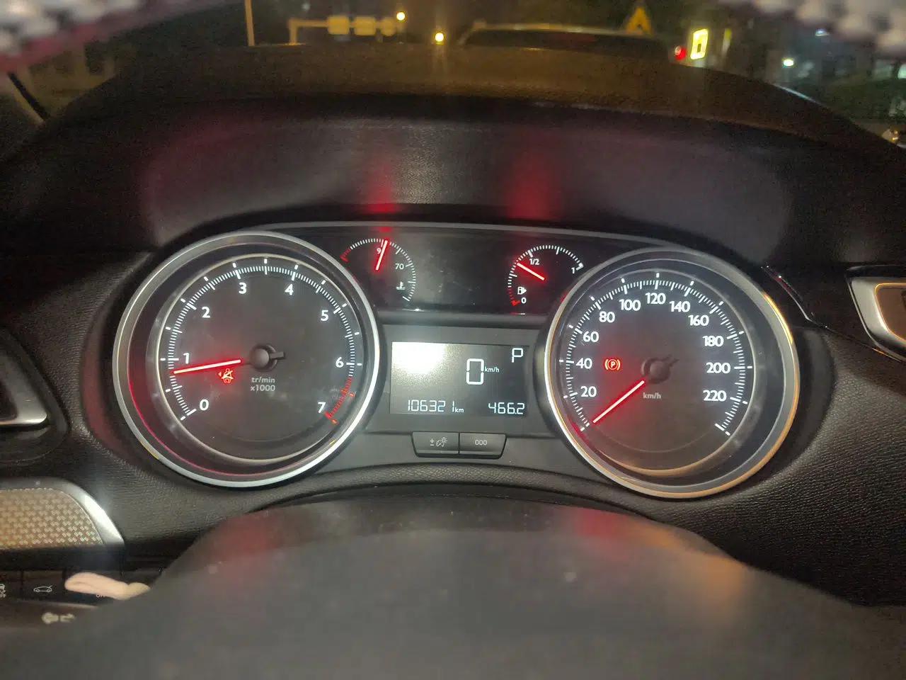Peugeot 408 2019 360THP Automatic Luxury Edition China VI Standard — миниатюра 12