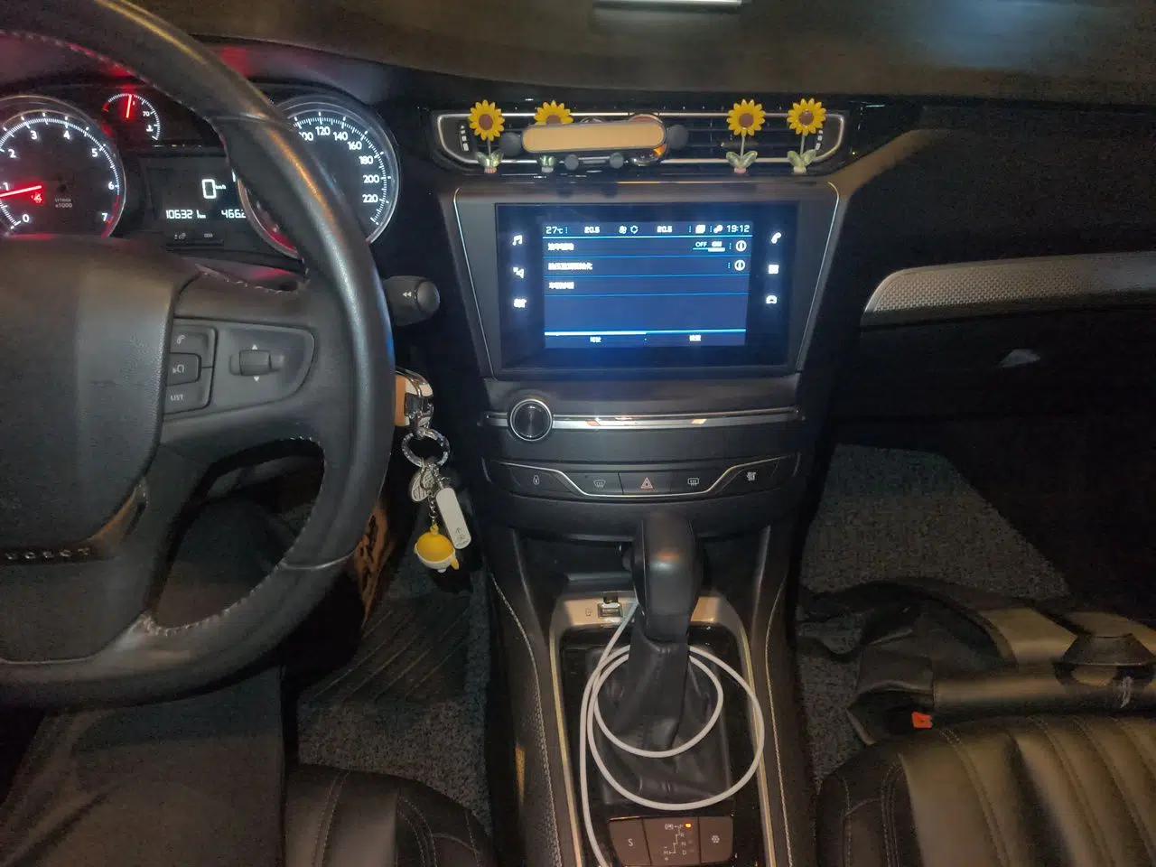 Peugeot 408 2019 360THP Automatic Luxury Edition China VI Standard — миниатюра 14