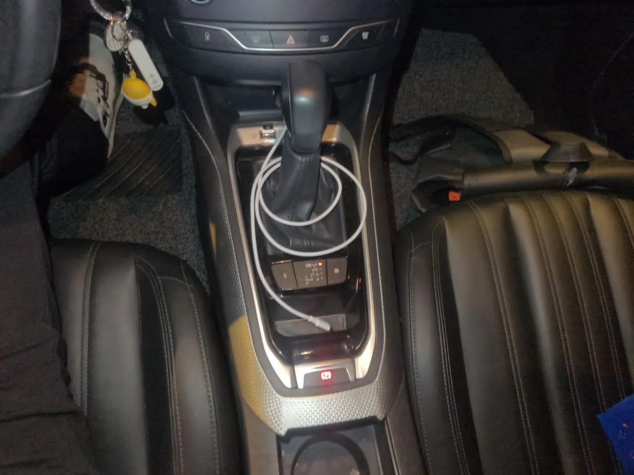 Peugeot 408 2019 360THP Automatic Luxury Edition China VI Standard — миниатюра 15