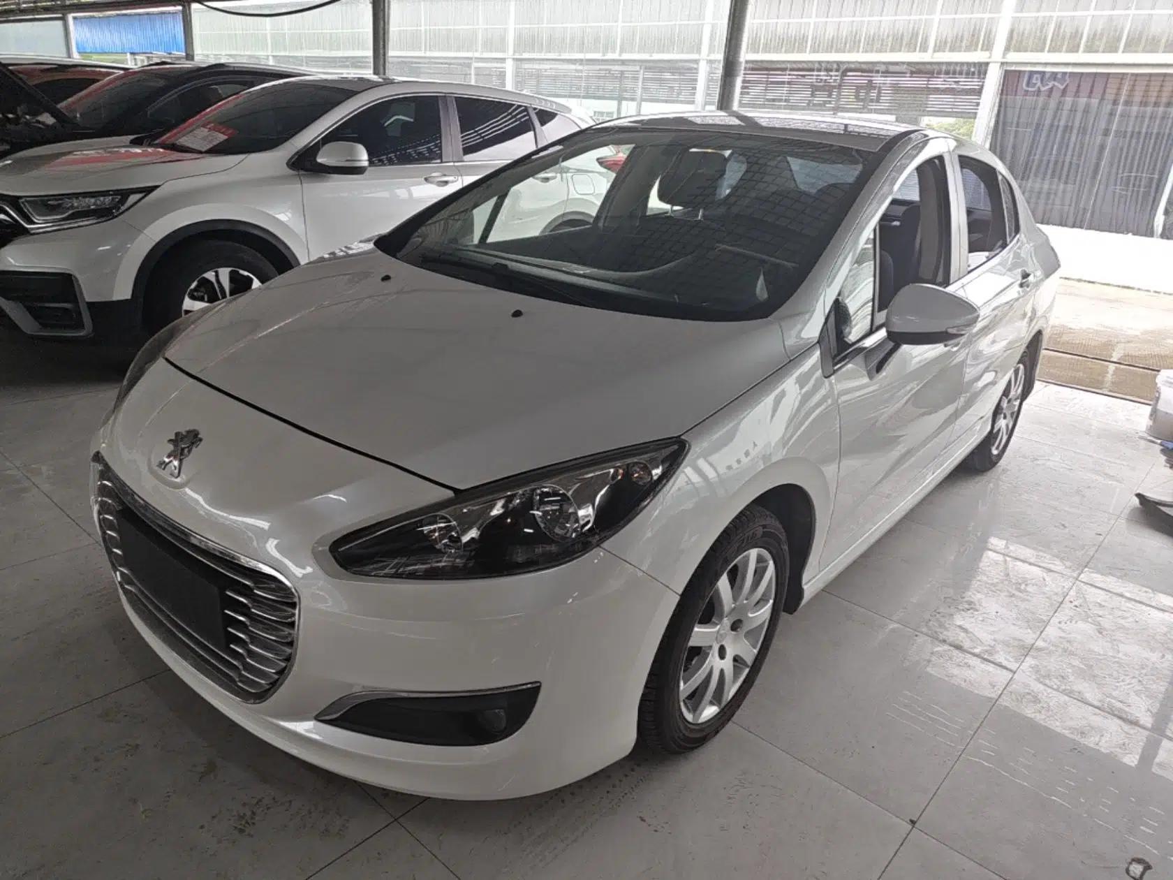 Peugeot 308 2014 Enjoy Edition Classic 1.6L Automatic Premium Model — миниатюра 1