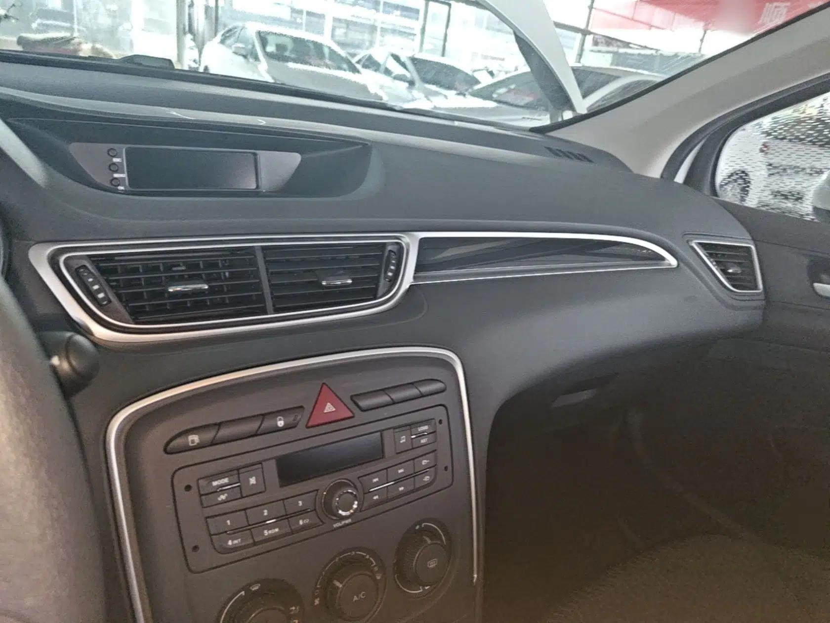 Peugeot 308 2014 Enjoy Edition Classic 1.6L Automatic Premium Model — миниатюра 13