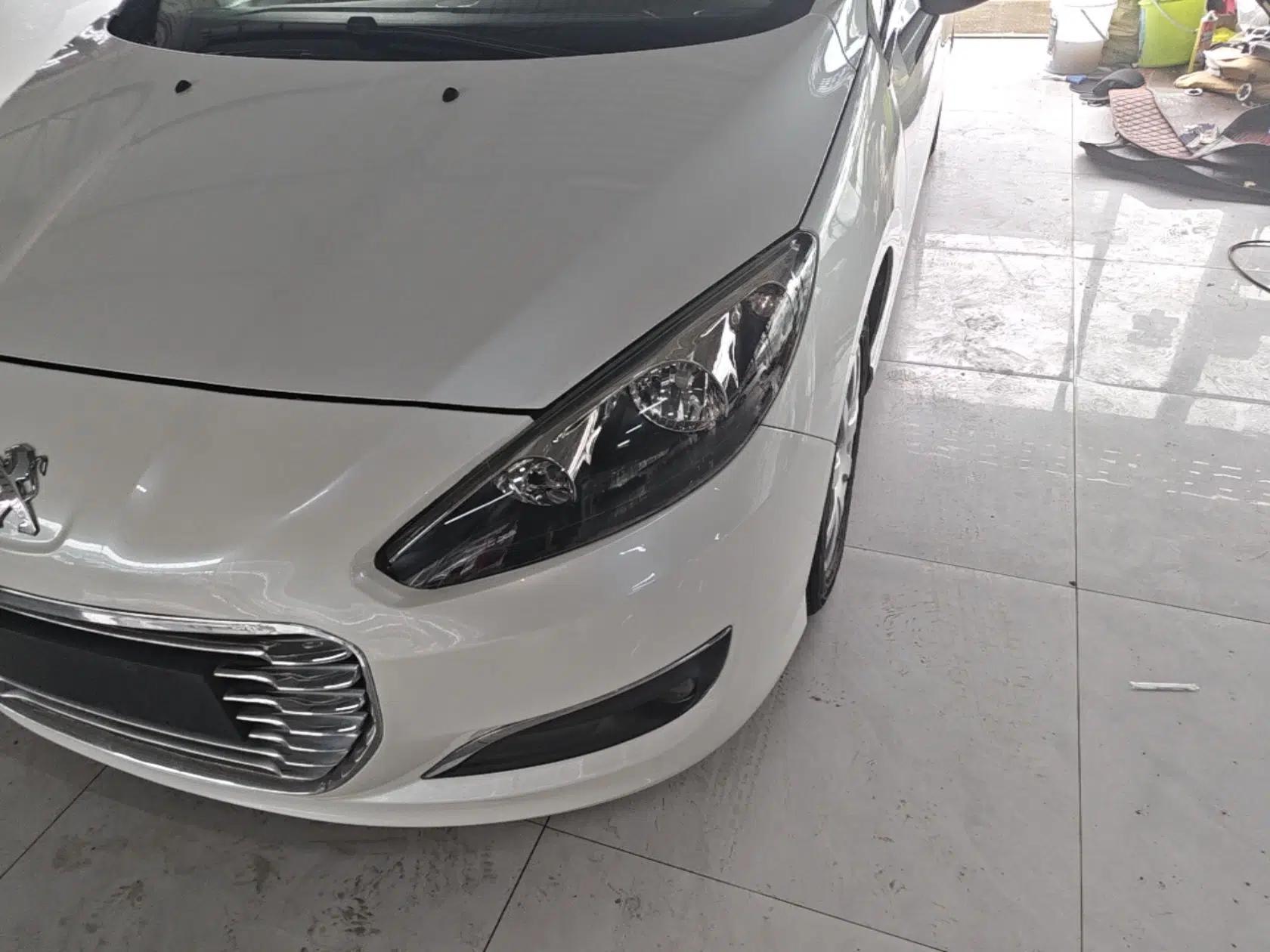 Peugeot 308 2014 Enjoy Edition Classic 1.6L Automatic Premium Model — миниатюра 9