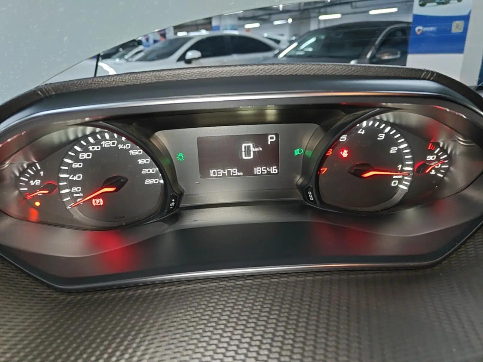 Peugeot 308 2019 230THP Automatic Luxury Edition China V Standard — миниатюра 15