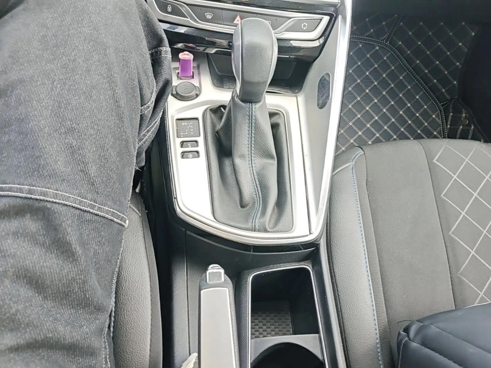 Peugeot 308 2016 230THP Automatic Luxury Edition — миниатюра 17