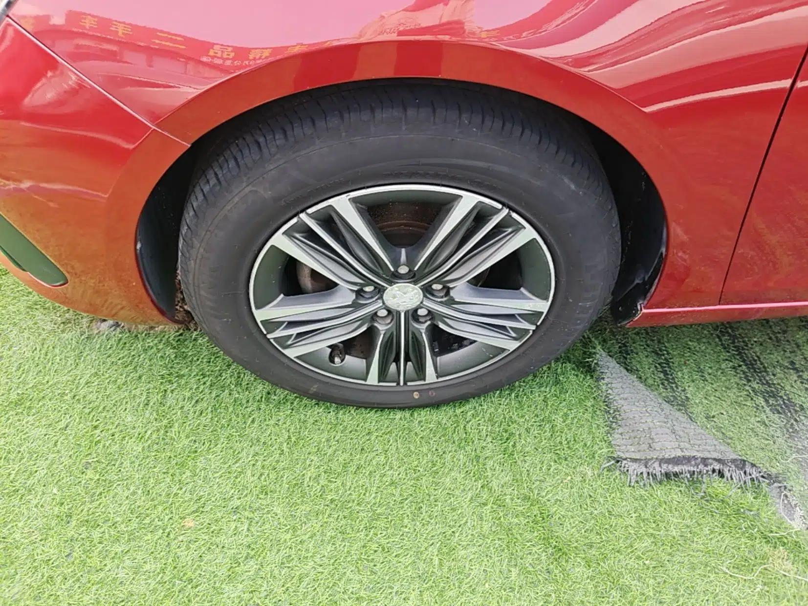 Peugeot 308 2016 230THP Automatic Luxury Edition — миниатюра 8