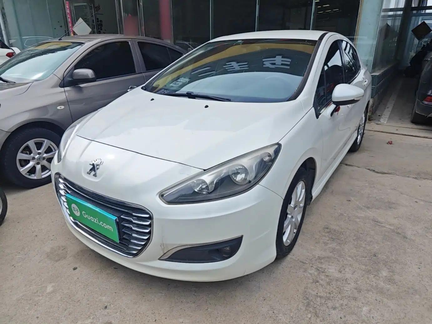 Peugeot 308 2014 Enjoy Edition Classic 1.6L Automatic Premium Model — миниатюра 1